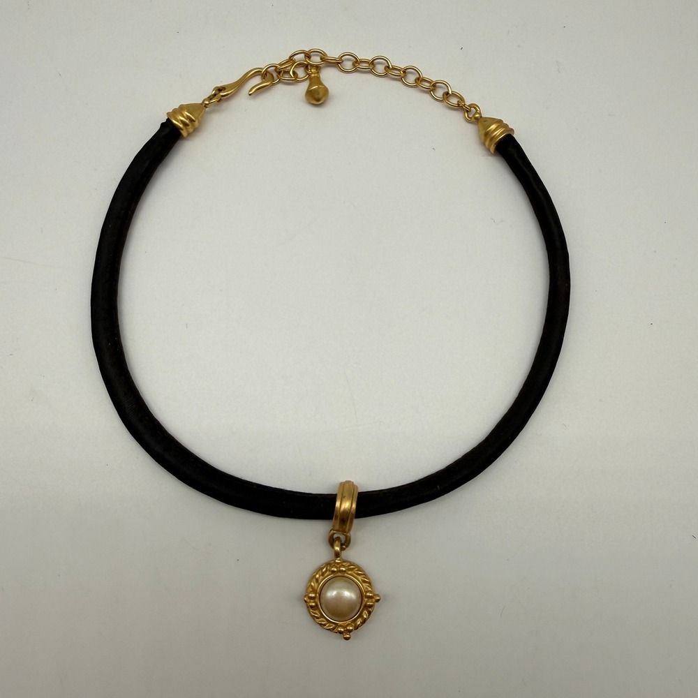 Vintage Carolee Choker Necklace Womens Black Gold Faux Pearl Pendant